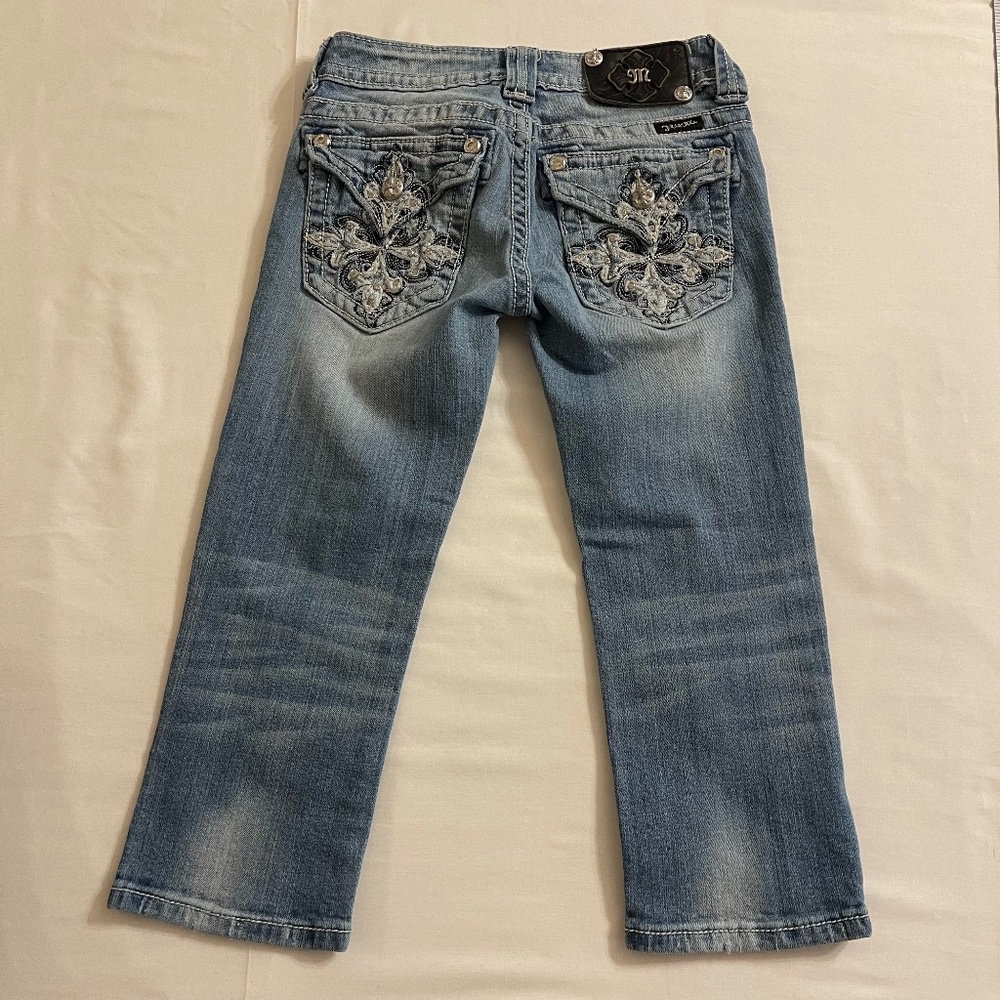 💫3/$15 Miss Me Capri Pants Jeans